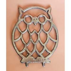 Vintage Metal Owl Trivet 1970s Retro Kitchen Hot Plate Silver Tone Owl Decor